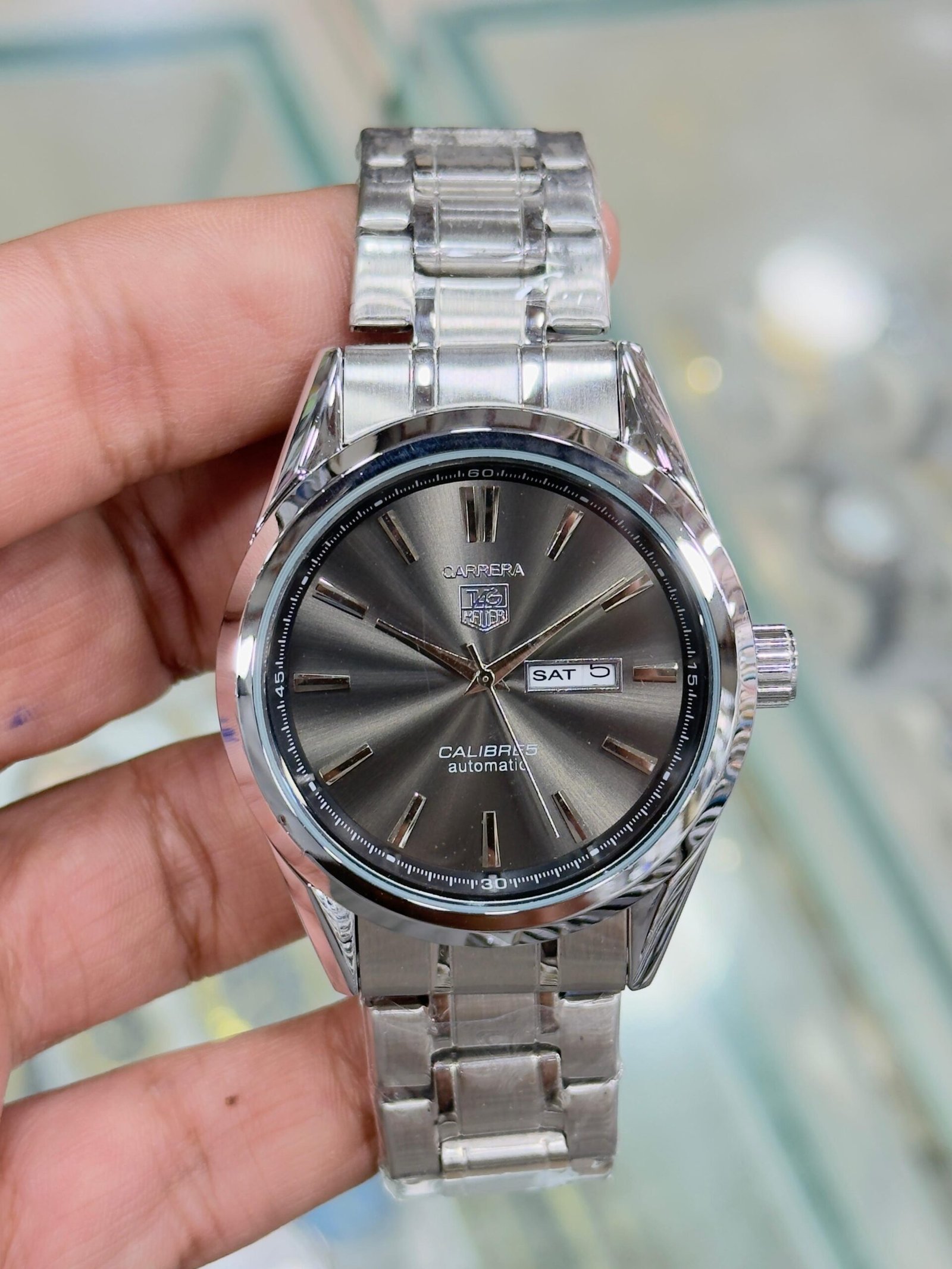 Luxury Silver Automatic Men’s Watch with Day & Date Display - Image 3